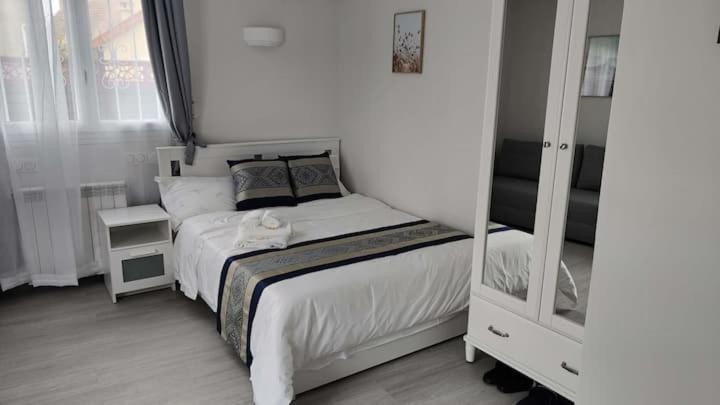 Chambre Privee Pour 4 Personnes En Banlieue Parisienne A Bondy Kültér fotó